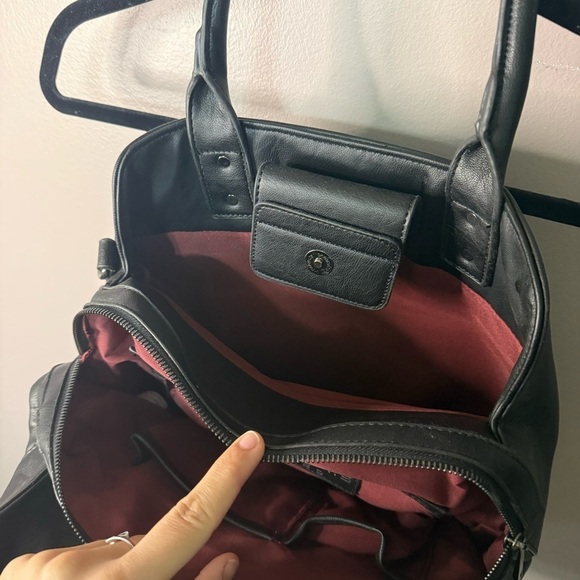 NWOT Sondra Roberts Squared Black Vegan Leather Pearl Quilted Purse Crossbody - Picture 5 of 14